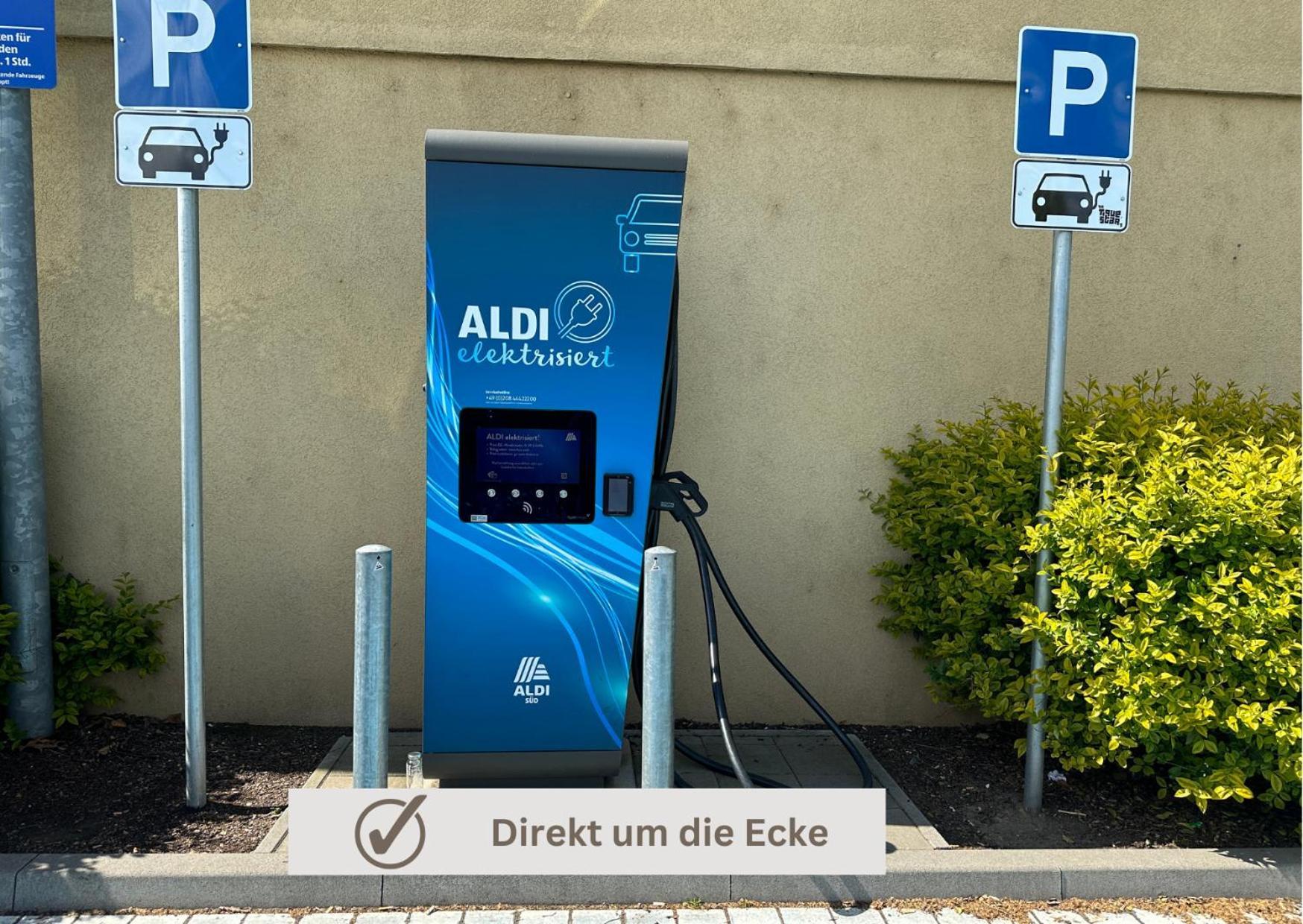 African-Style Apartment - Stadtnah, Parkplatz, E-Ladestation Fuer Auto & Fahrraeder, Gitterbox Fuer Fahrraeder, Fitnessstudio Coblenza Exterior foto